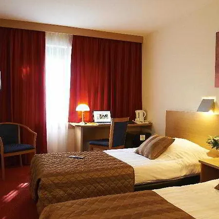Hotel Bastion Den Haag 3*